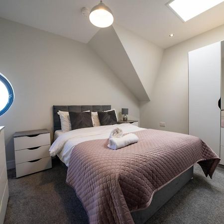 Three Bed Apartment Sleeps 5 In Botanic Belfast Eksteriør billede