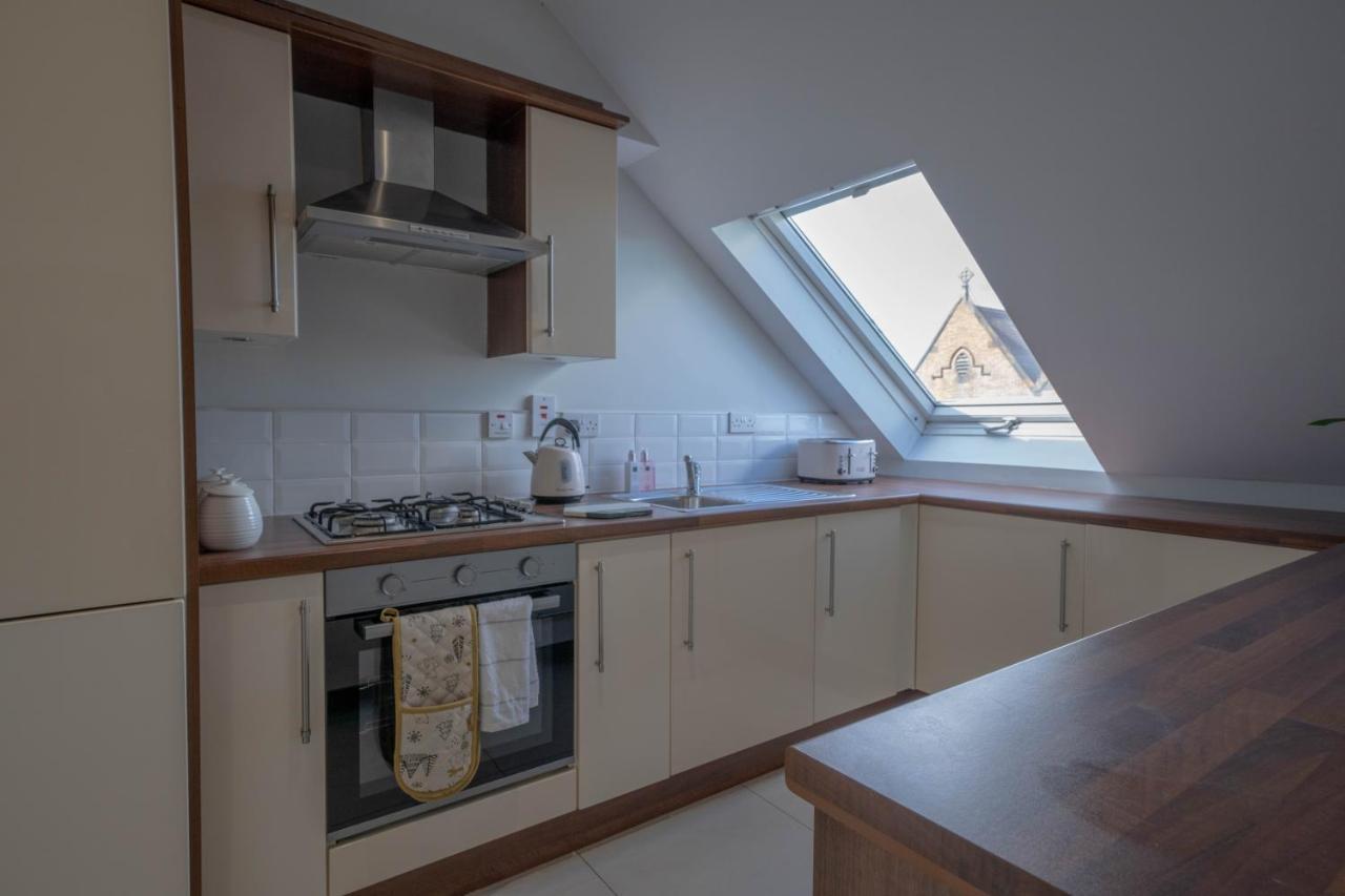 Three Bed Apartment Sleeps 5 In Botanic Belfast Eksteriør billede